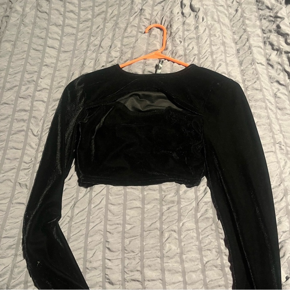 Stylish Black Velvet Crop Top